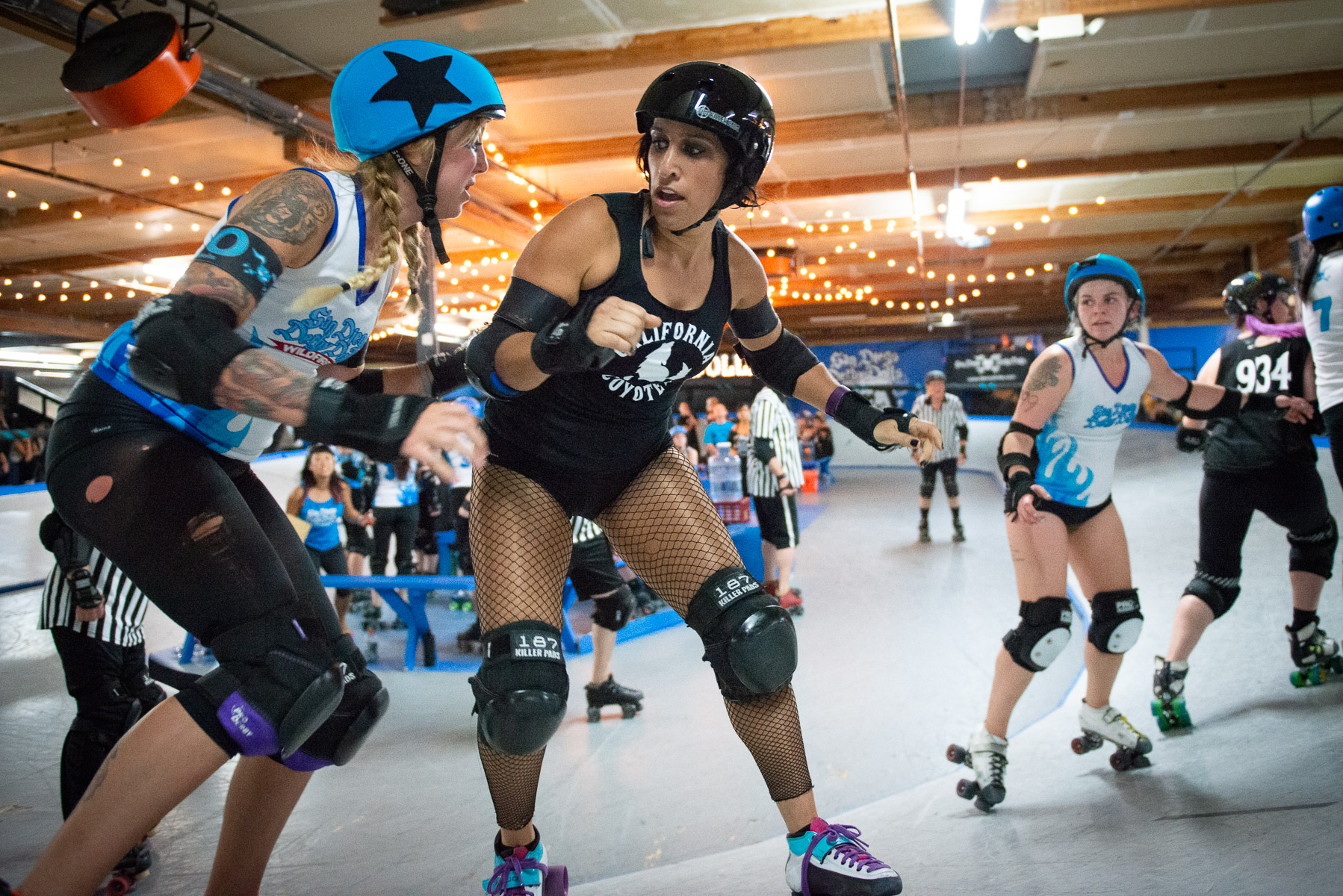 Isabella Ringer blocks jammer